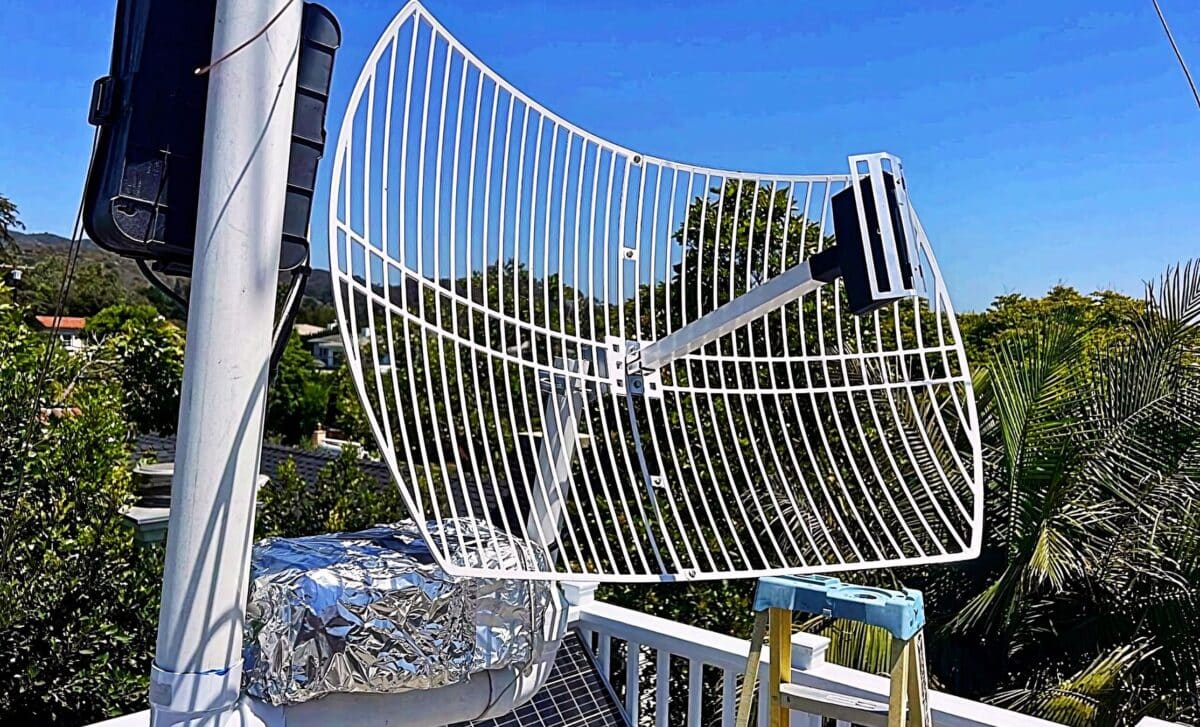 Featured image for DIY Home Radio Telescope: Capture Cosmic Hydrogen Signals