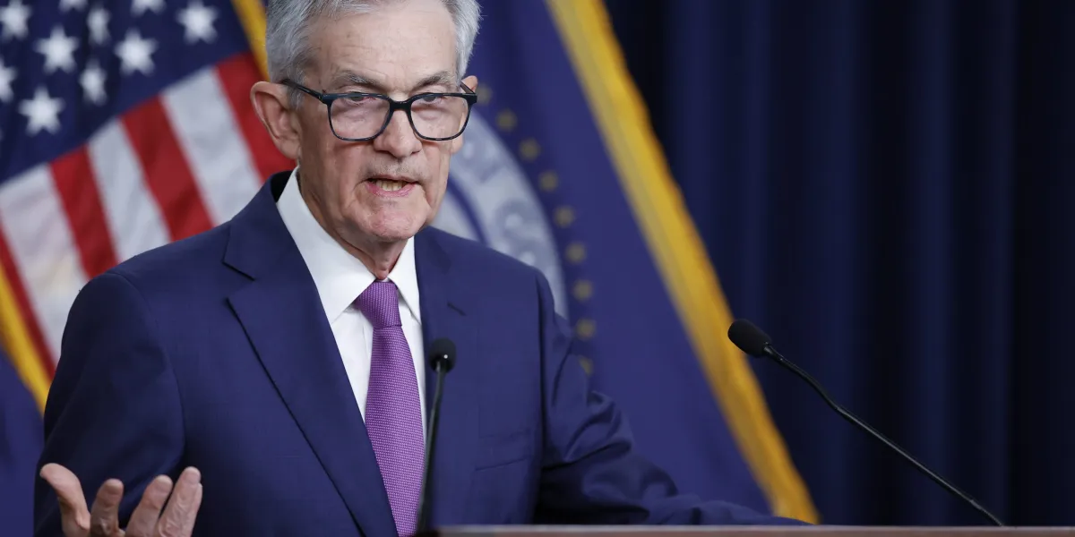 "Strategist Predicts Surprise Rate Cut Due to Trump's Poll Lead"