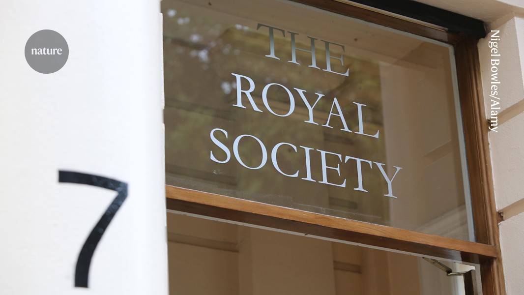 Featured image for Royal Society in the UK Adopts 'Subscribe to Open' Publishing Model