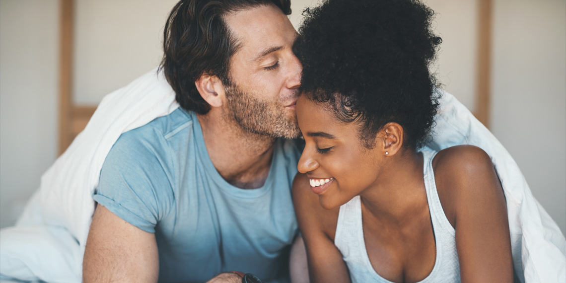 Featured image for "The Impact of Non-Verbal Communication on Sexual Experience"