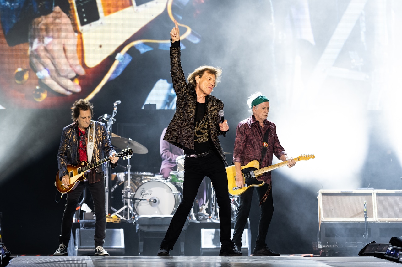 Featured image for Rolling Stones Rock MetLife with Timeless Performance and Fan Favorites