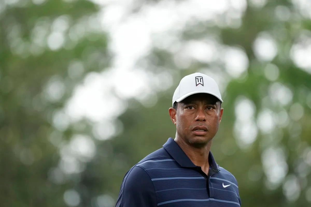 Featured image for "Tiger Woods' Masters 2023 Performance Interrupted by Rain and Suspended Play"