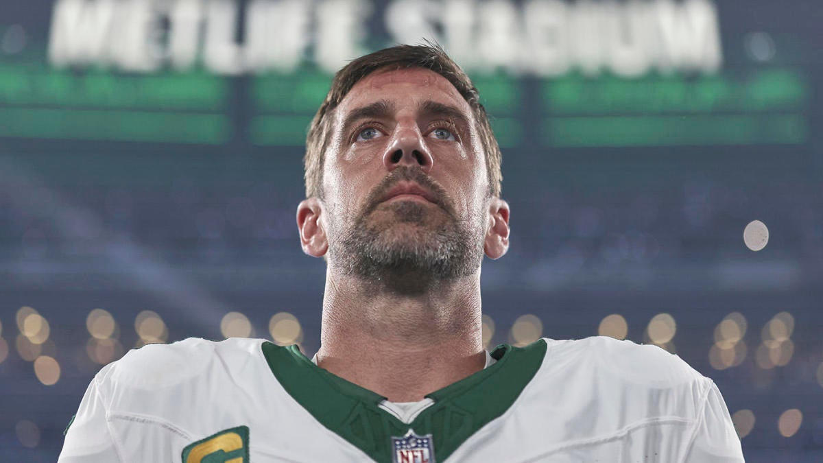 Aaron Rodgers Receives Support from Packers Legend After Season-Ending Injury