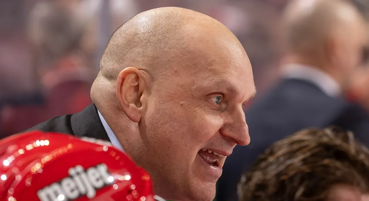 "Red Wings-Penguins game ends in controversy and ejection"