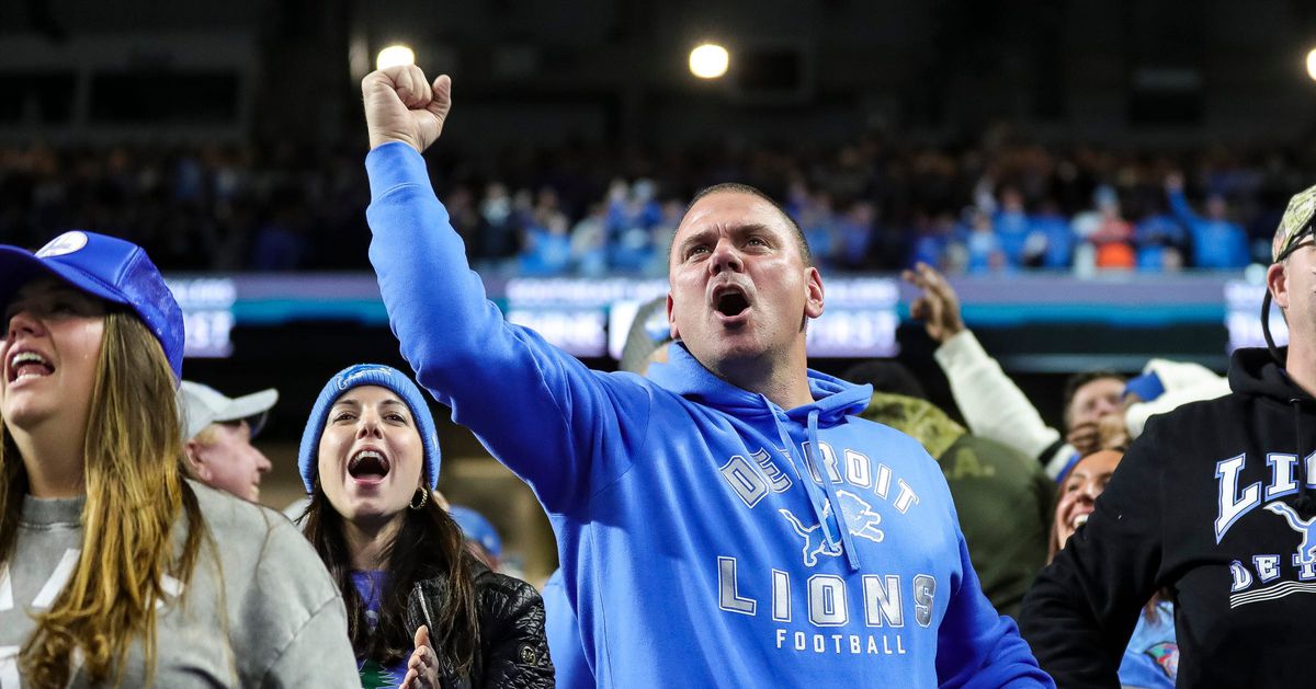 Featured image for "Key plays, impressive runs, and a season-low: Detroit Lions' Week 14 loss analyzed"