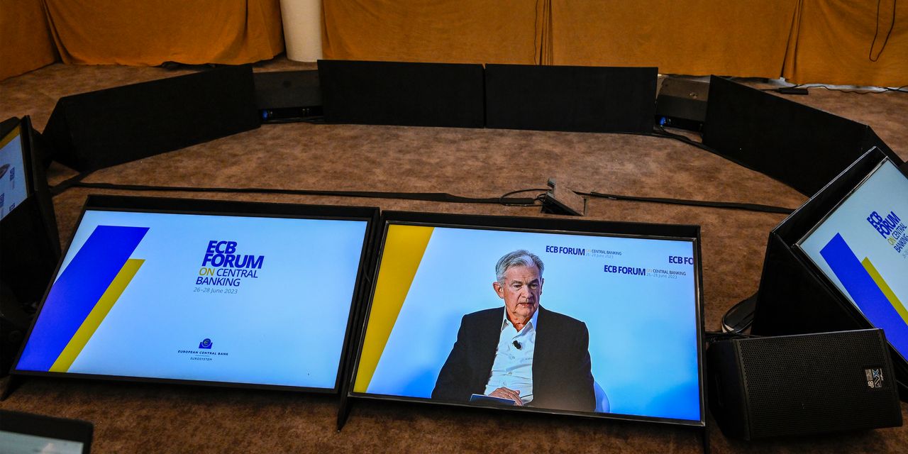 Featured image for Tech Rally Propels Nasdaq's Climb While Dow Jones Futures Dip Amid AI Chip Export Ban Report