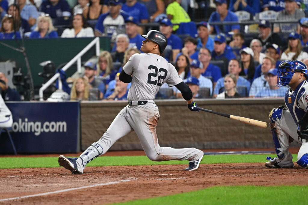 Featured image for Juan Soto Sparks MLB Frenzy as Top Teams Vie for His Signature