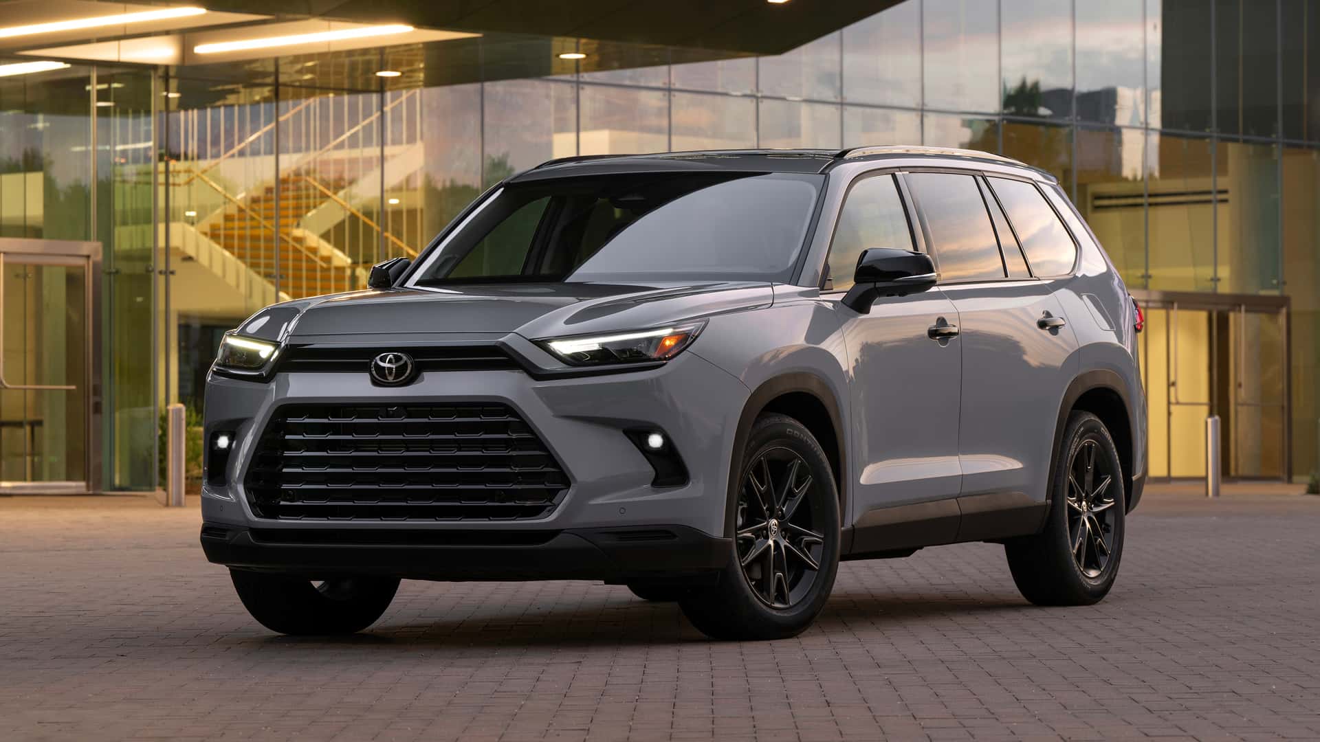 2025 Toyota Grand Highlander Sees Price Drop
