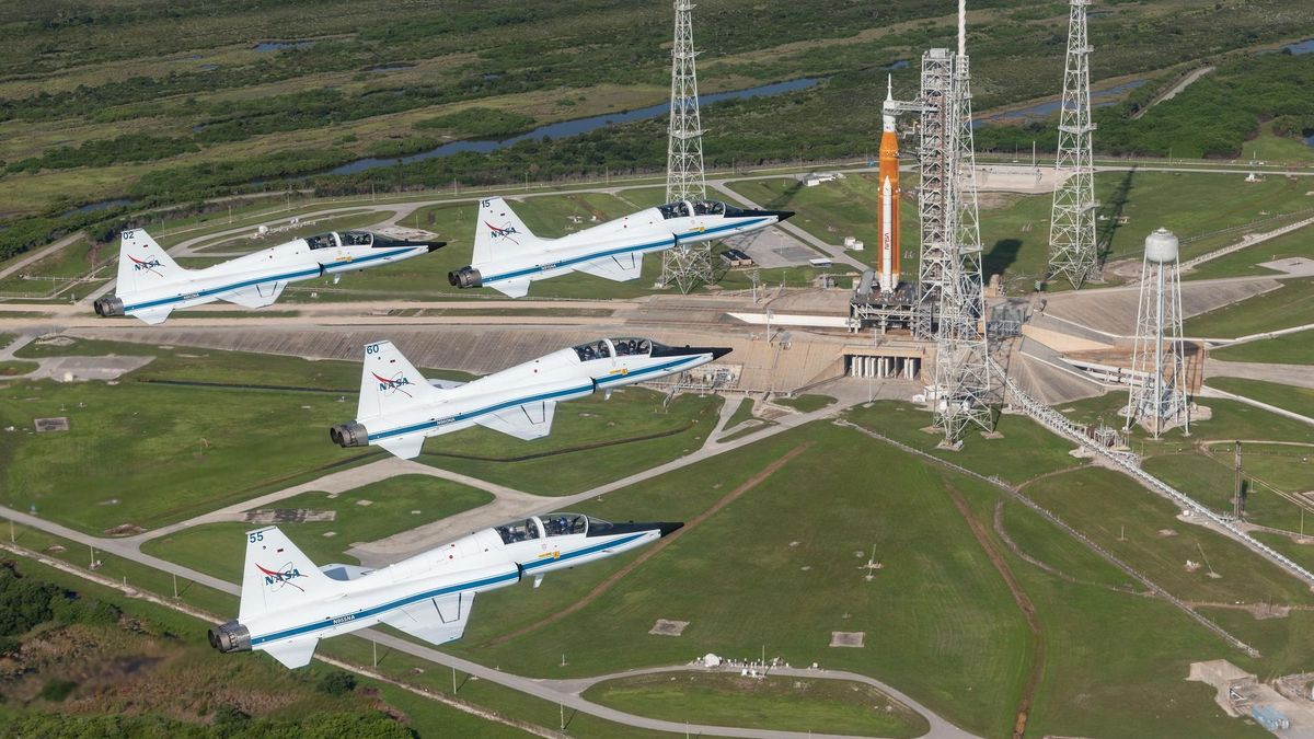 NASA's Artemis 2 Commander Reveals Thrilling Encounter: Buzzing the Artemis SLS Moon Rocket with a Supersonic Jet (Video)