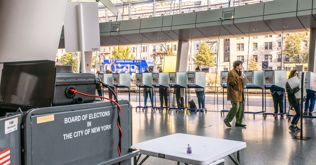 Featured image for FBI Warns of Russian Election Misinformation Tactics in U.S.