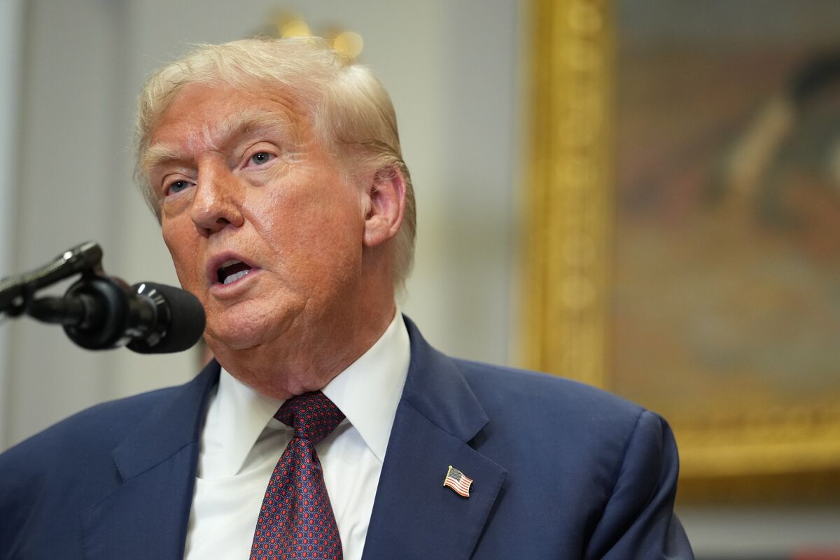 Trump Imposes 35% Tariffs on Canada Amid Trade Disputes