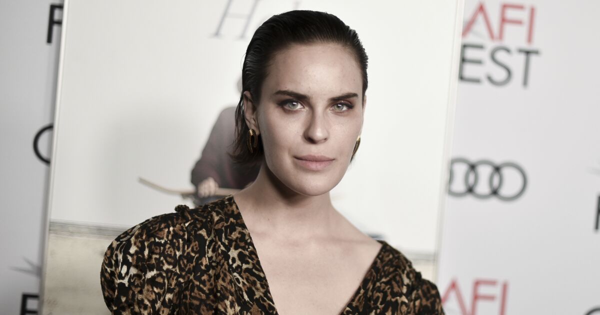Tallulah Willis discusses her father's battle with dementia and mental health.