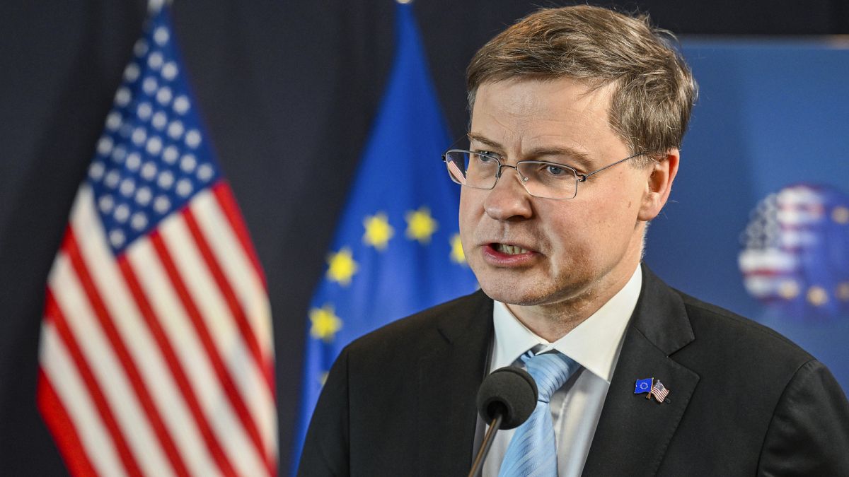 EU and US Extend Trade Truce, Avoiding New Tariffs
