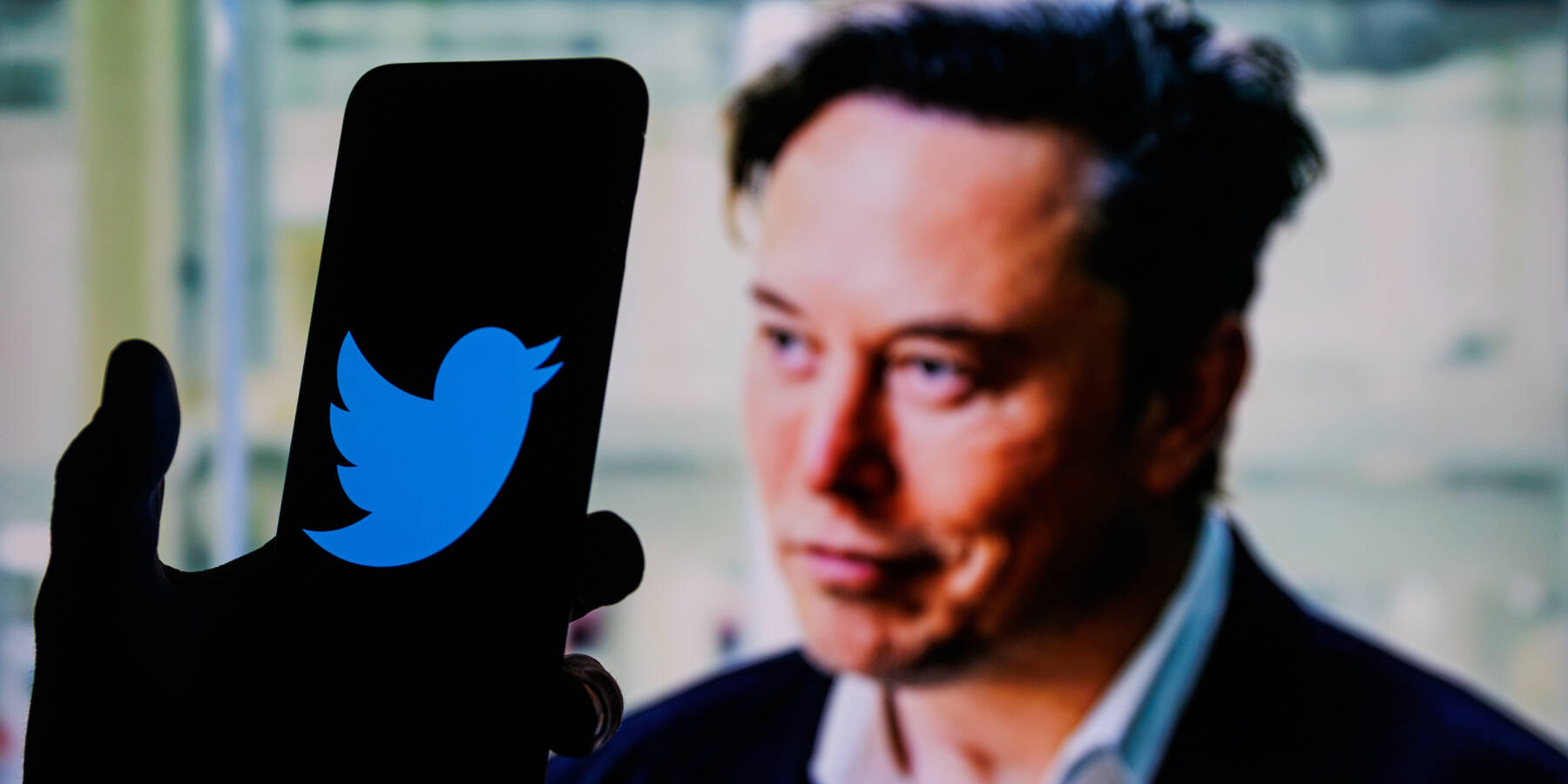 Featured image for Microsoft removes Twitter from ad program, Musk threatens lawsuit.