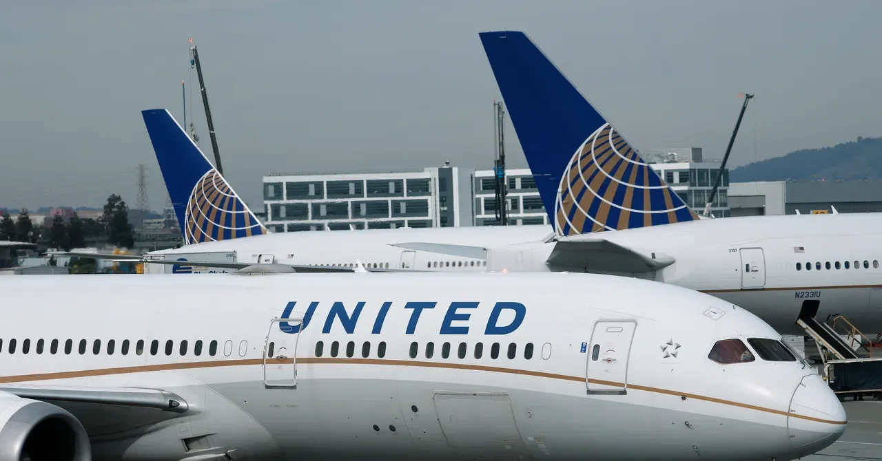 Oil Shock Prompts Airlines to Trim Capacity and Brace for the Long Haul