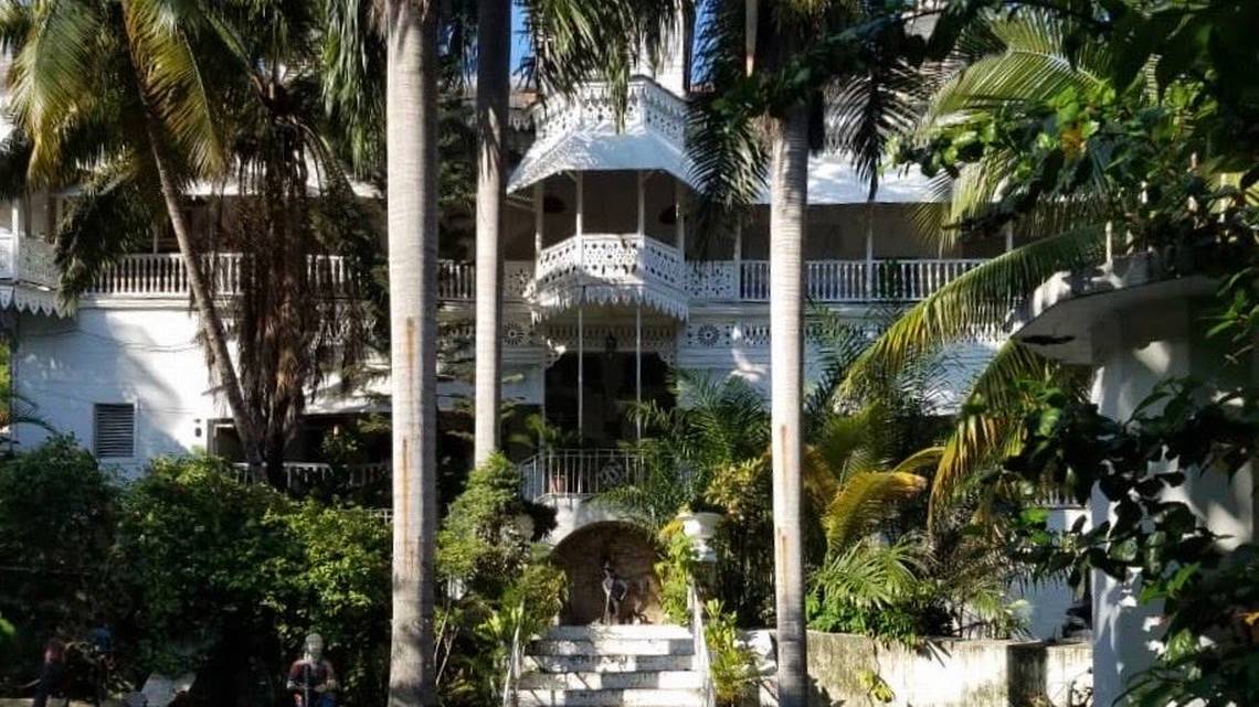 Featured image for Haiti's Iconic Oloffson Hotel Destroyed in Gang-Related Fire
