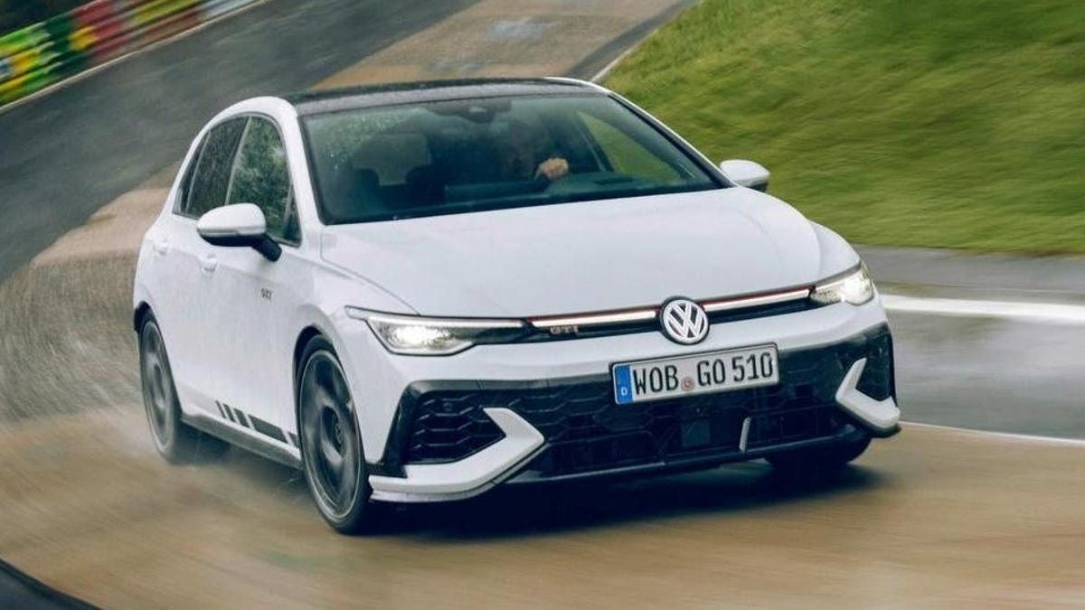 Featured image for Volkswagen Unveils 296-HP Golf GTI Clubsport with 166mph Top Speed