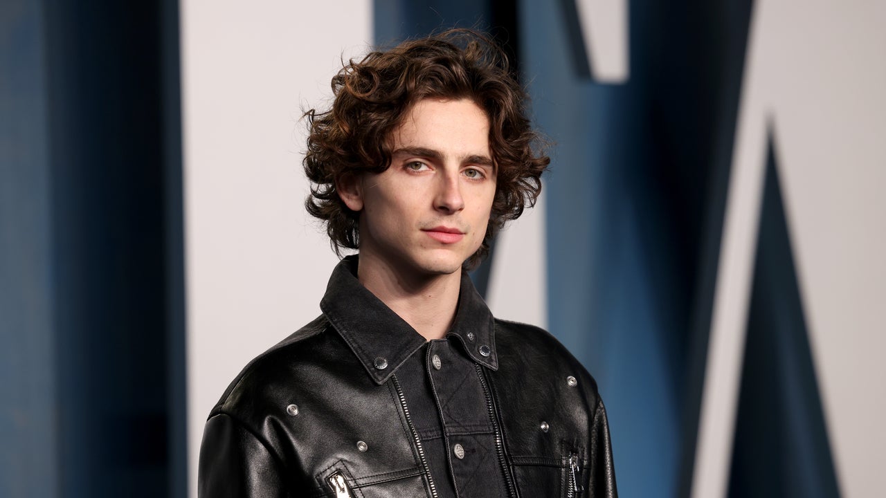"Timothée Chalamet's Transformation as Bob Dylan: First Set Photos Released"