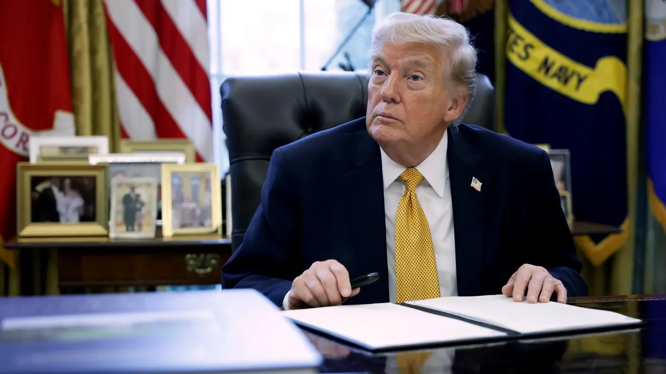 Trump team lays groundwork for possible Iran peace talks amid ongoing war