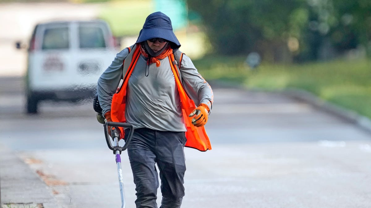 Featured image for Texas Heat and Worker Deaths: Concerns Rise as Local Authority is Reduced