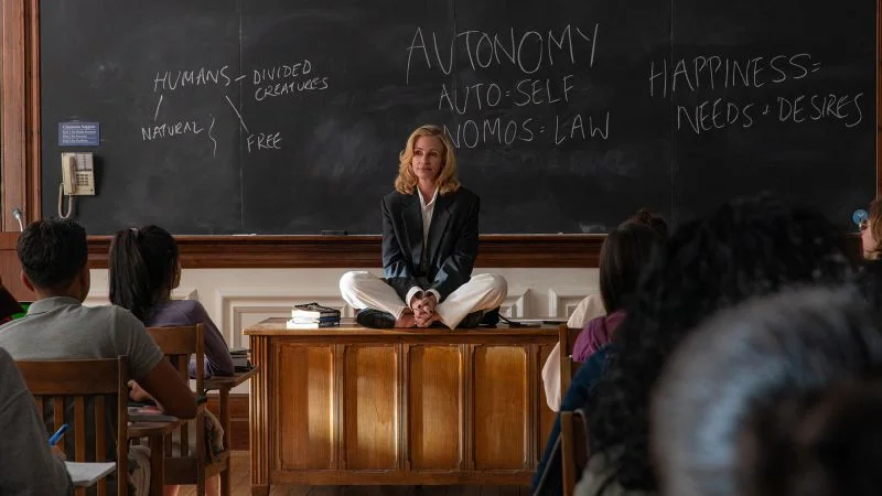 Julia Roberts Shines in 'After the Hunt' Amidst Critical and Fashion Highlights