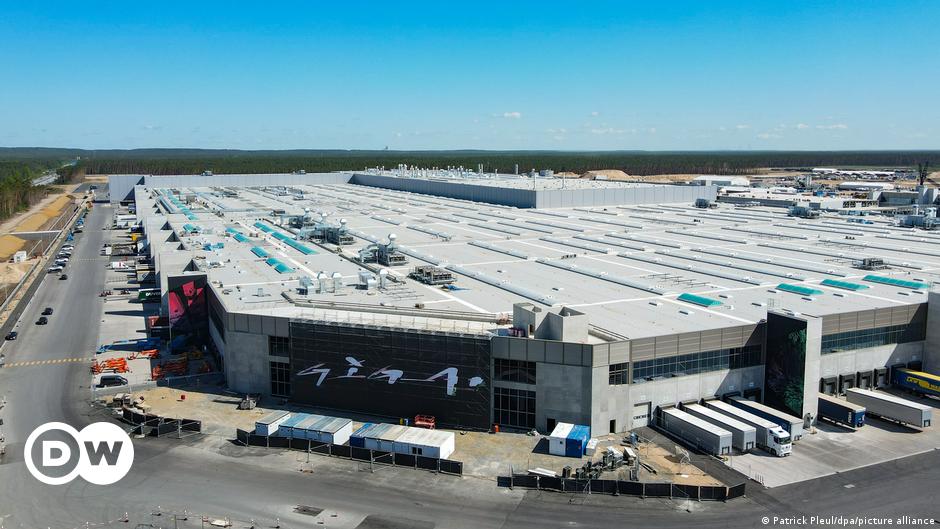 Featured image for "Red Sea Attacks Halt Tesla Production at German Plant, Leading to Two-Week Shutdown"