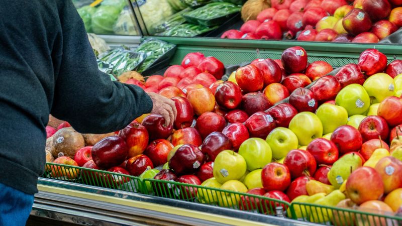 US Food Aid Crisis Looms as Emergency Funds and Benefits Face Cuts