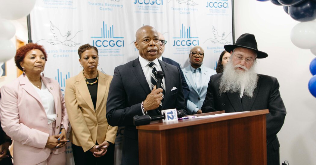 Cuomo Gains Key Jewish Community Support in NYC Mayoral Race