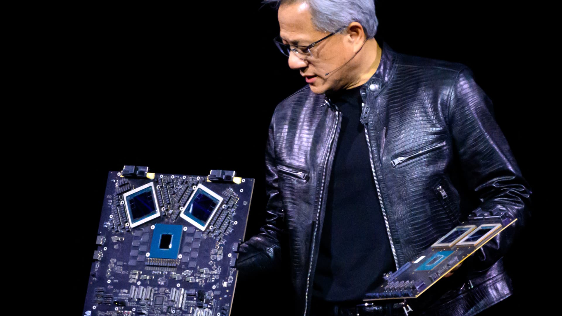 "Nvidia's Stock Slips into Correction Territory Despite Analyst's AI Wave Endorsement"