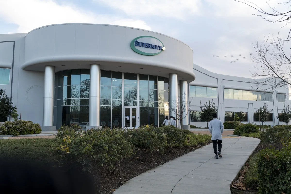 Featured image for "Super Micro's Stock Offering Delay Leads to 12% Plunge"