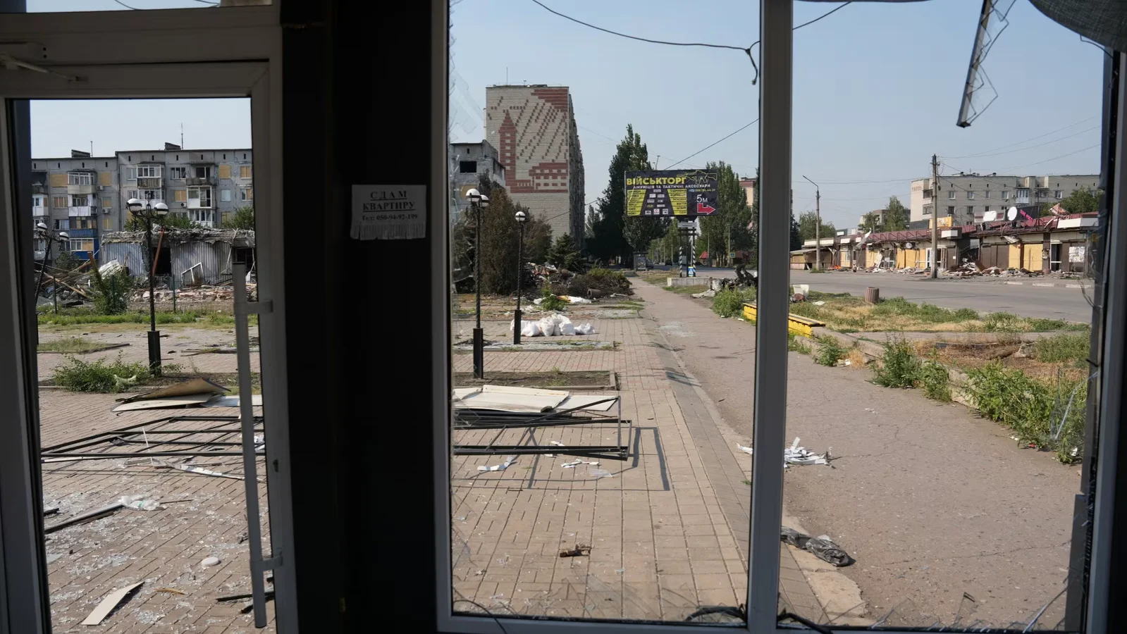 Russian Forces Launch Sudden Advance in Eastern Ukraine Amid Diplomatic Tensions