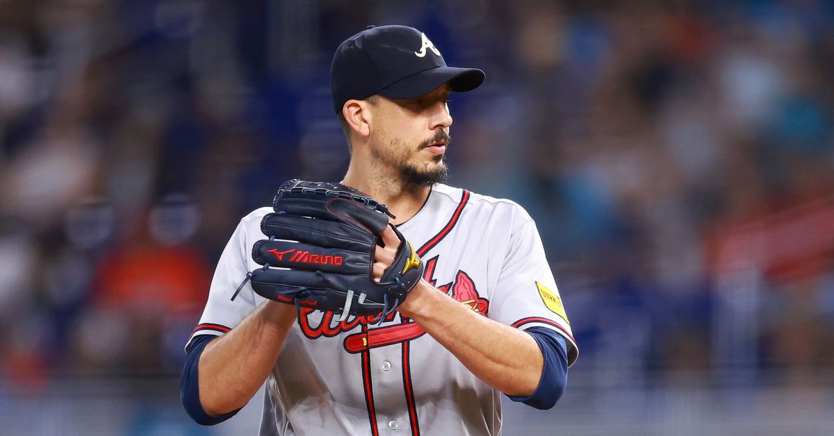 Featured image for "Braves' Charlie Morton Lands on 15-Day IL with Finger Issue, Out for NLDS"