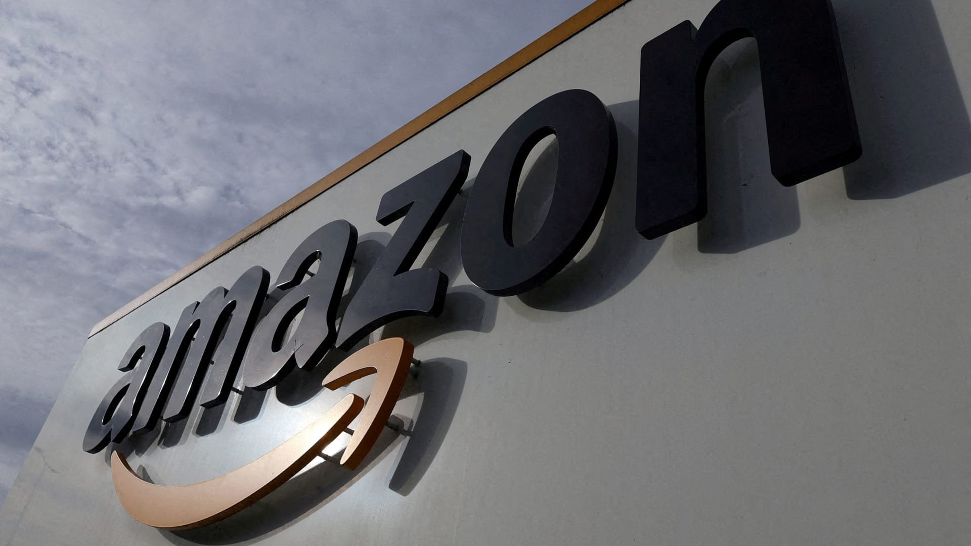 Featured image for Analysts reveal top stock picks for earnings season and beyond.