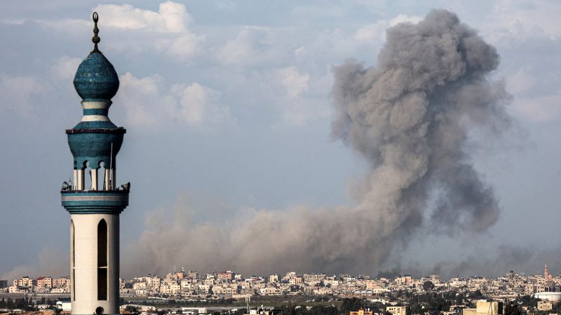 "Tragedy Strikes UN Shelter in Khan Younis Amid Israel-Hamas War"