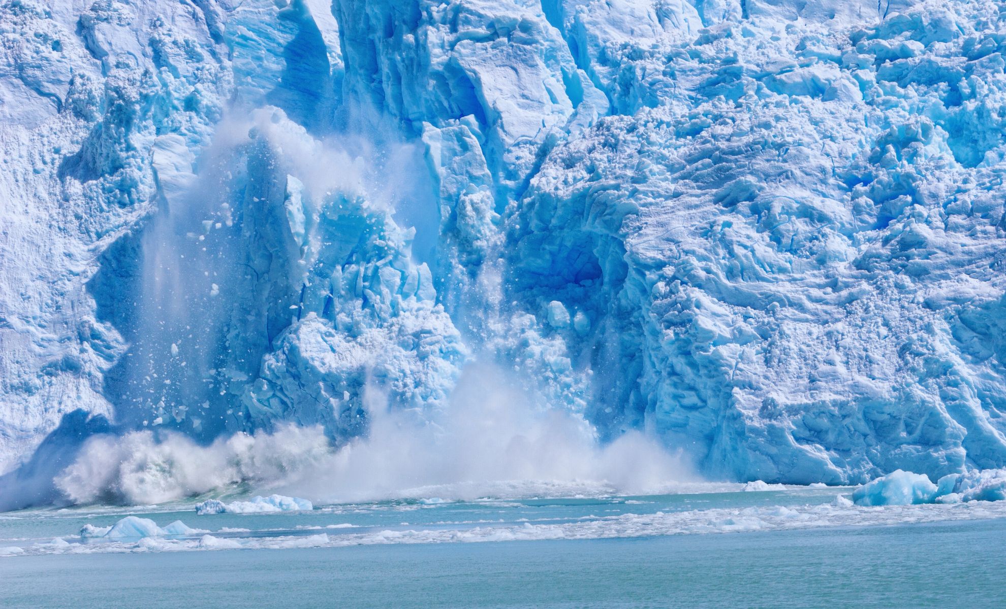 Featured image for Antarctica's Thwaites Glacier Shows Critical Fracturing, Raising Global Sea Level Concerns