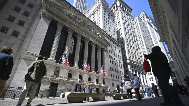 "Inflation's Impact: Dow Plunges 500 Points Despite Smart Account Options"