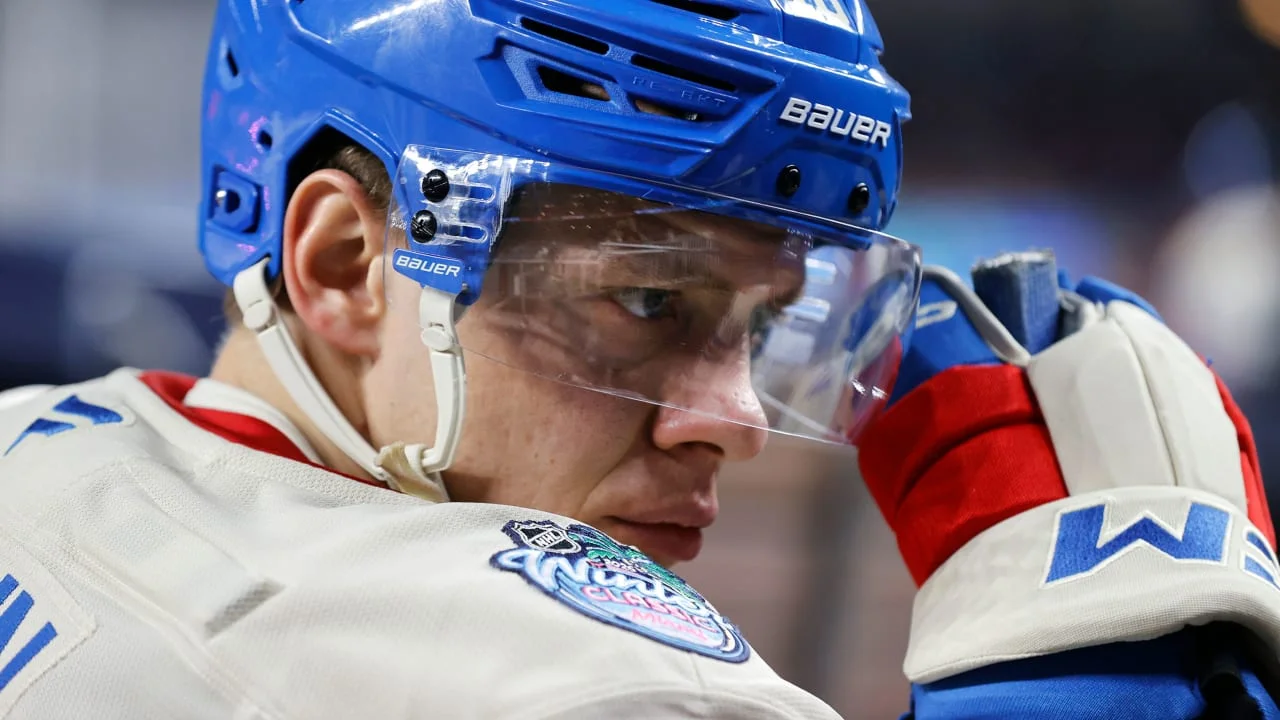 Panarin switches to Kings just before Olympic break, signs two-year pact