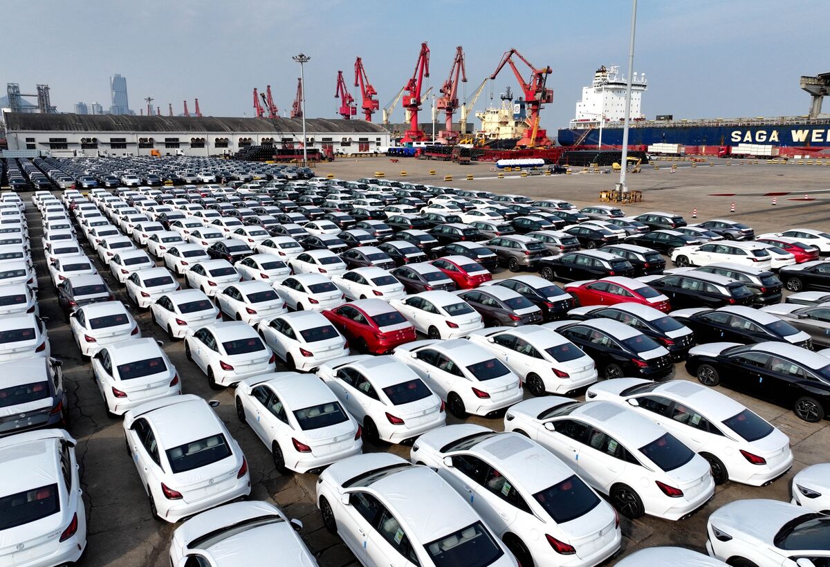 Featured image for Trump Considers Increasing Auto Tariffs Amid Trade Tensions