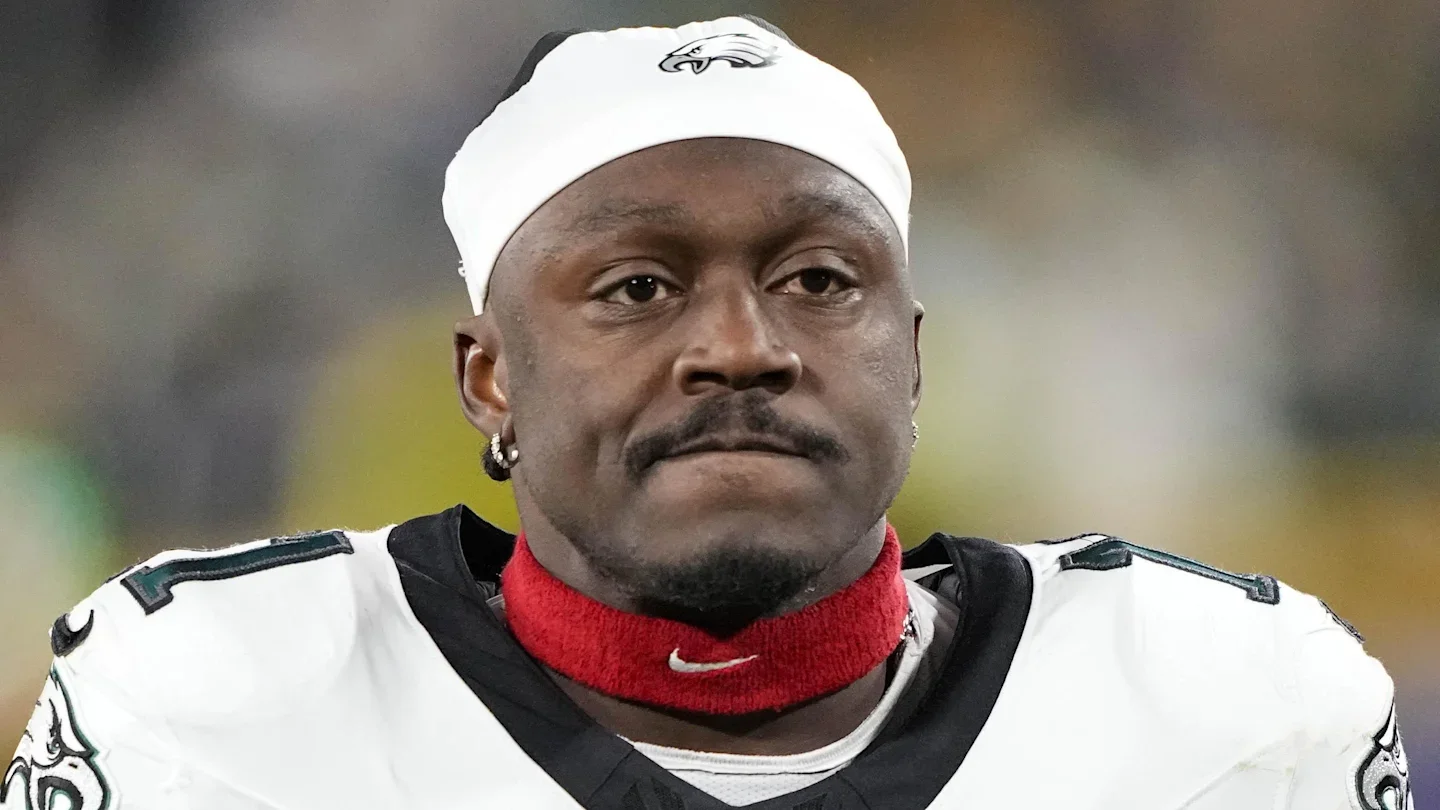 Goedert Extension Elevates Patriots’ Pursuit of AJ Brown