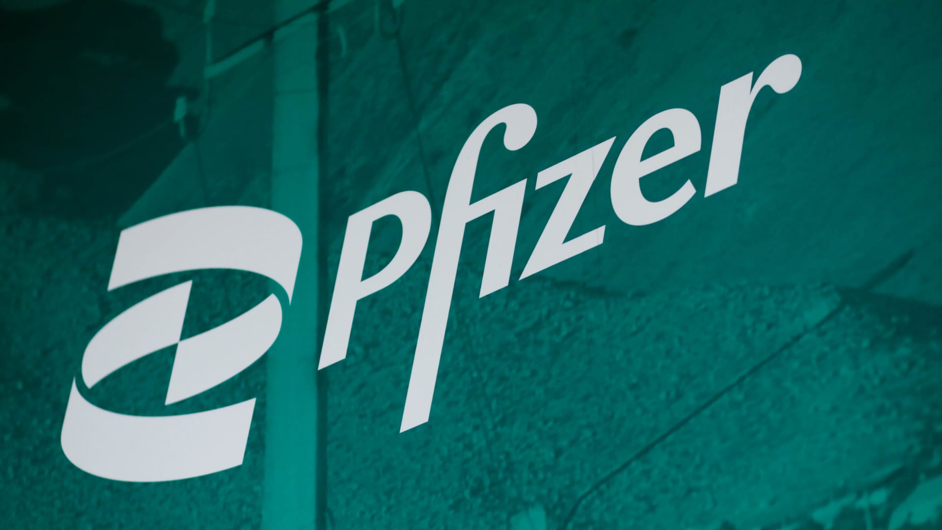 Featured image for Pfizer Raises 2025 Profit Outlook Amid Strong Quarterly Results