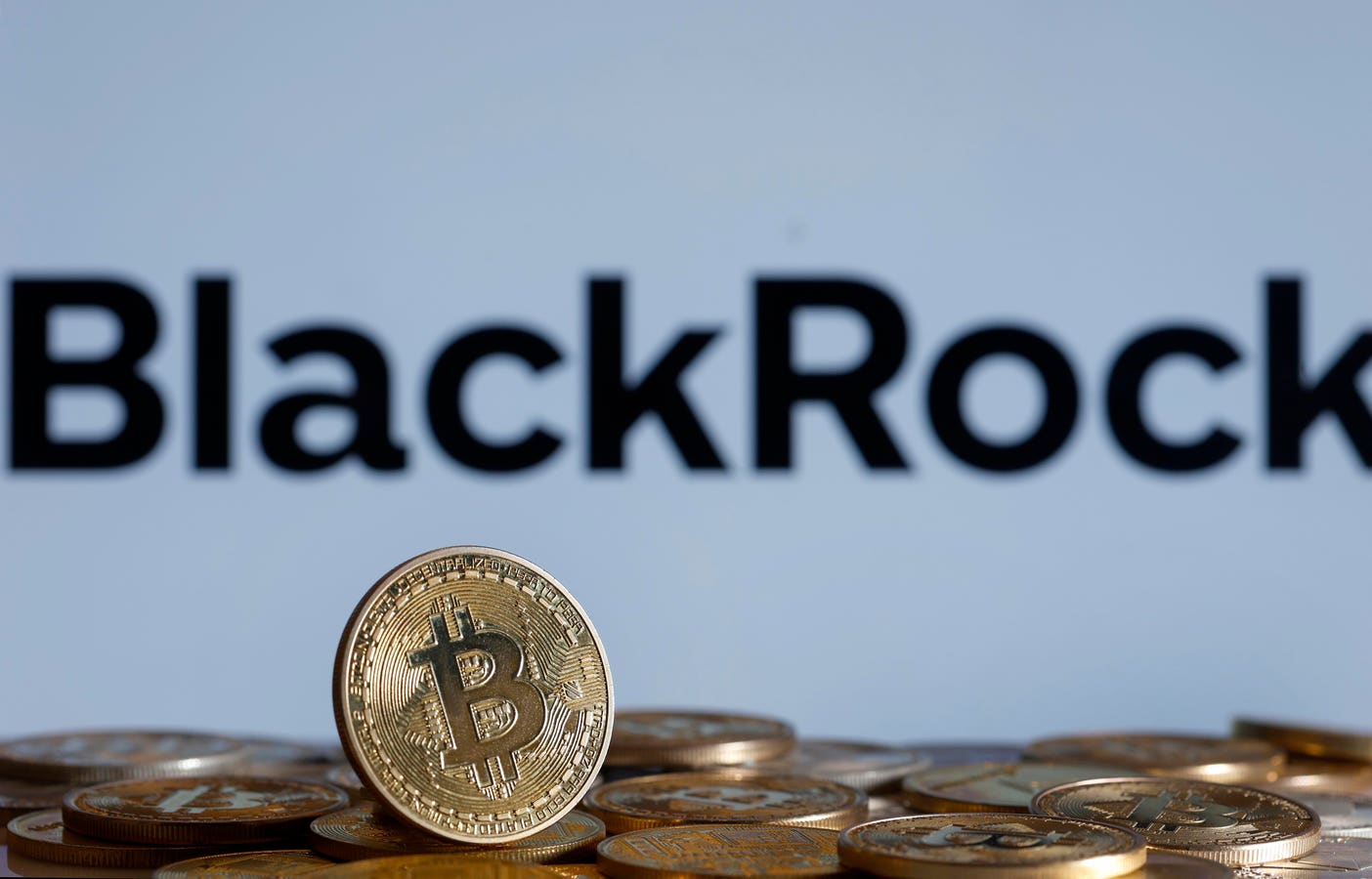 "Carson Group's $30 Billion Portfolio Embraces Spot Bitcoin ETFs in Major Wall Street Revelation"