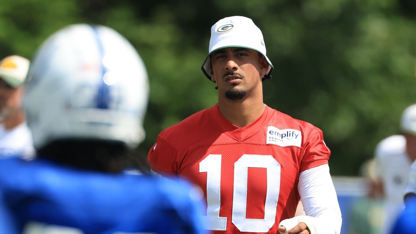 Featured image for Packers' Jordan Love Returns to Practice After Thumb Surgery