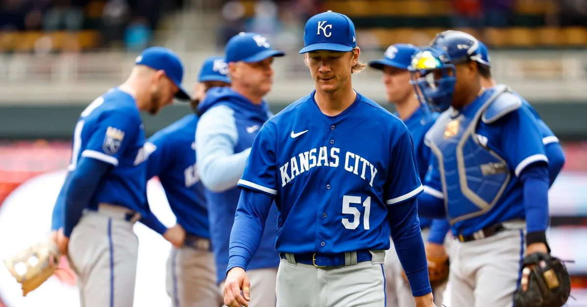 Twins dominate Royals in series finale with Buxton's homer.