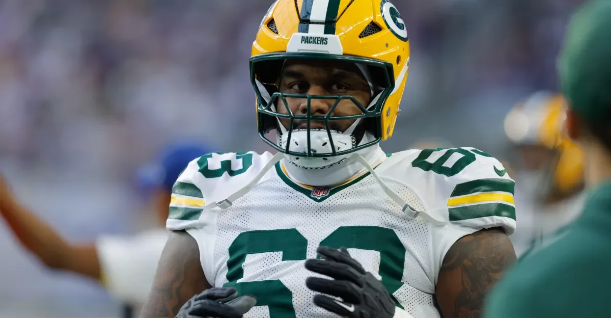 Packers left tackle Rasheed Walker charged with weapon possession after gun found in airport case