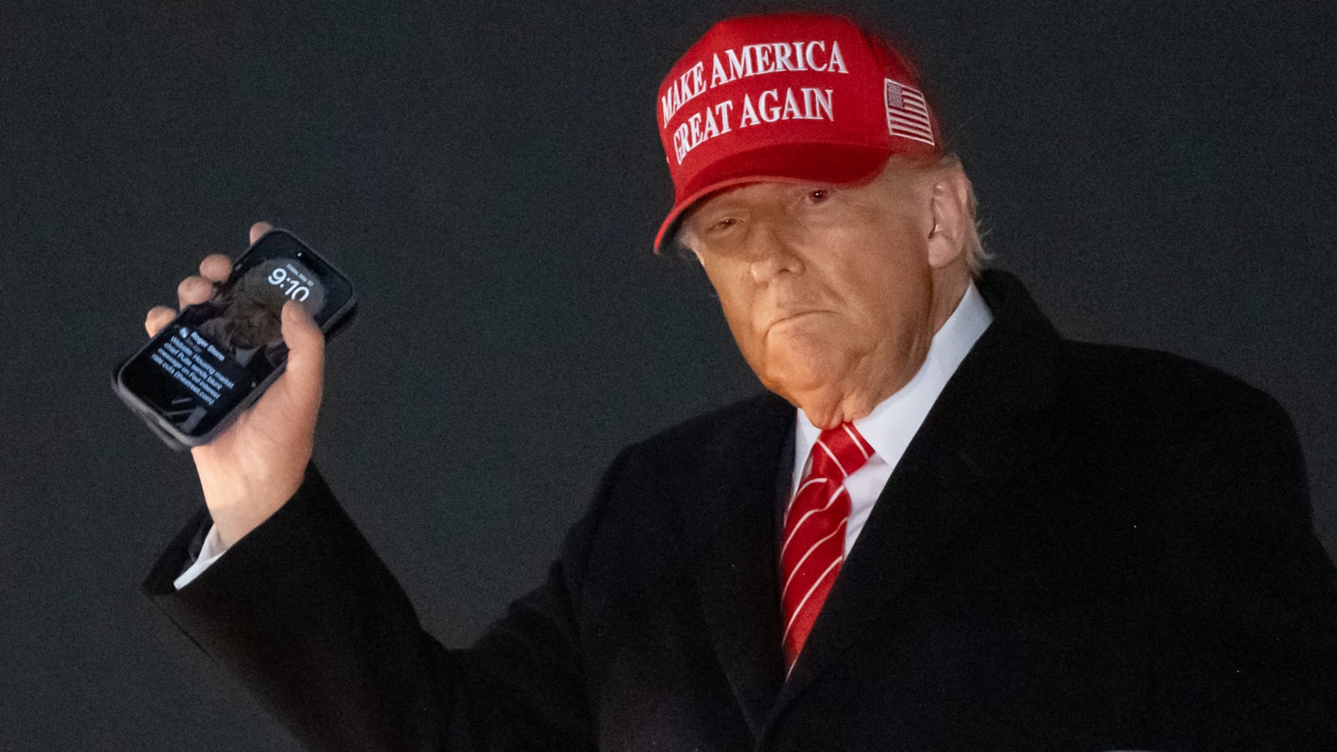 Featured image for Trump Organization Launches Self-Branded Mobile Service and Smartphone