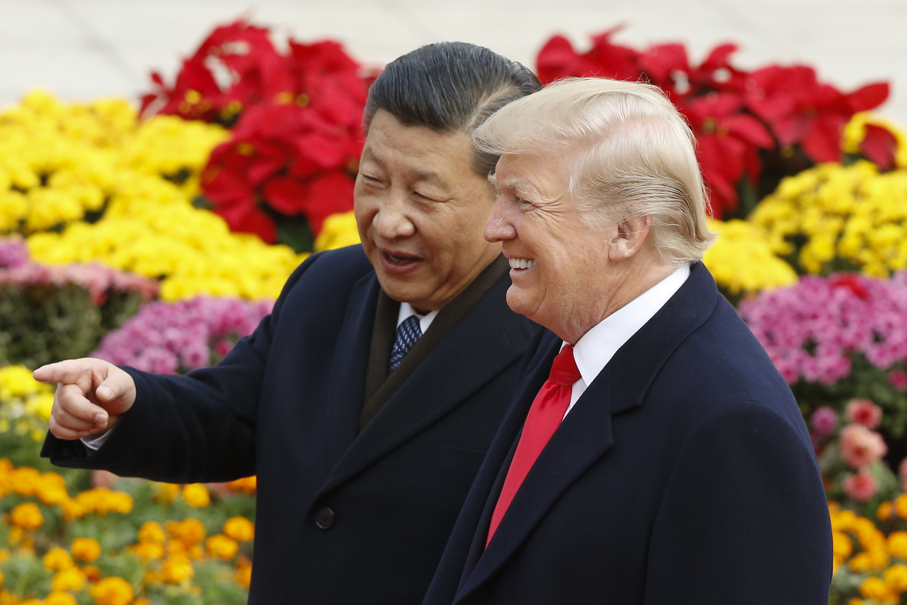 "Trump's Mixed Messages on China: Praise for Xi and Tariff Threats"