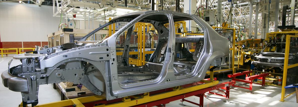 Featured image for Lucid Group's Stock Plummets Amidst Disappointing Sales and Production Forecast