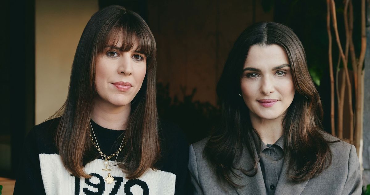 Featured image for Exploring the Dark and Twisted World of 'Dead Ringers' with Rachel Weisz and Jennifer Ehle.