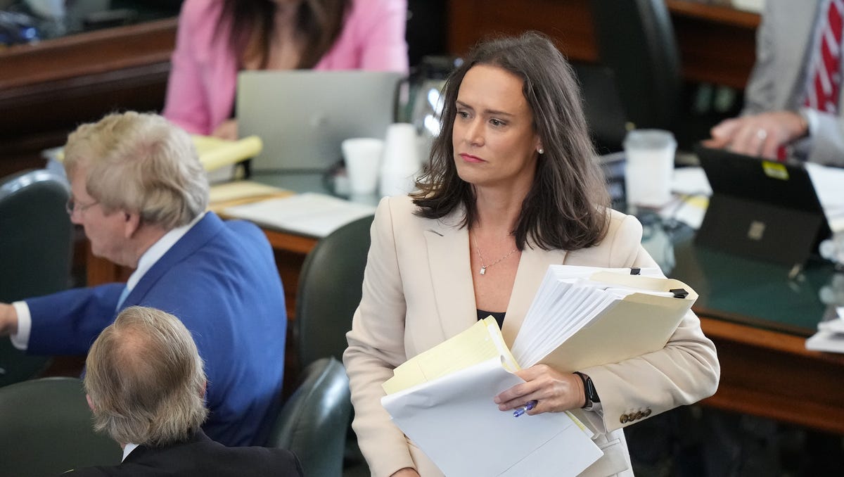 "Impeachment Trial: AG Deputy Defends Paxton, Mistress Excused from Testifying"