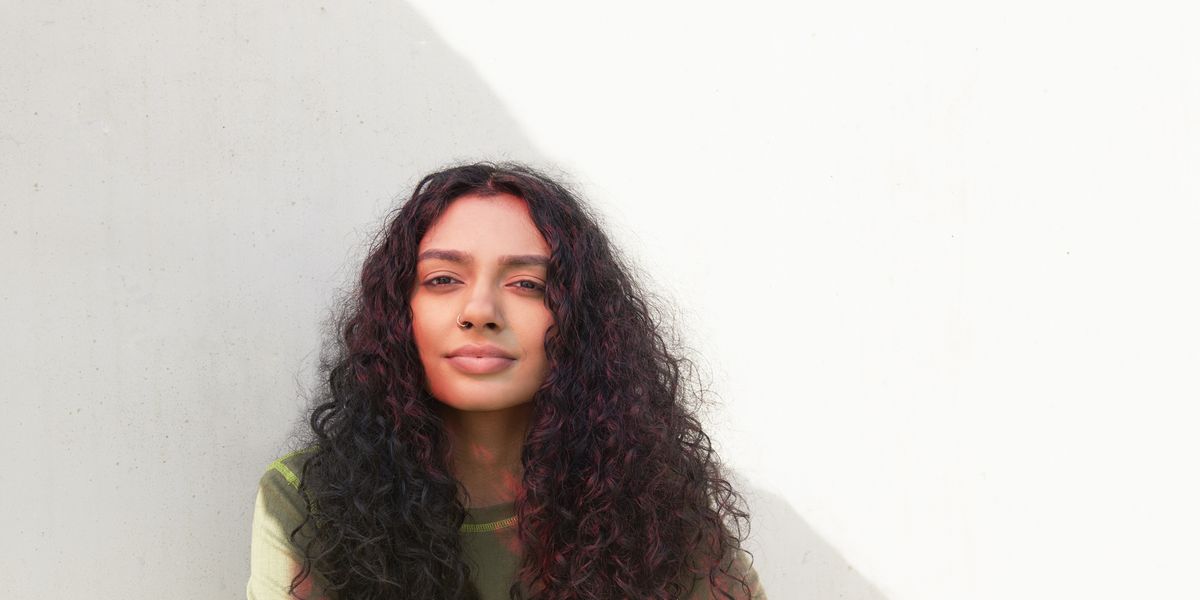 Featured image for Unveiling the Truth: Castor Oil's Impact on Hair Growth and Beyond